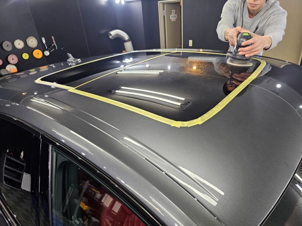 アウディ SQ5 ルーフガラス 油膜取り