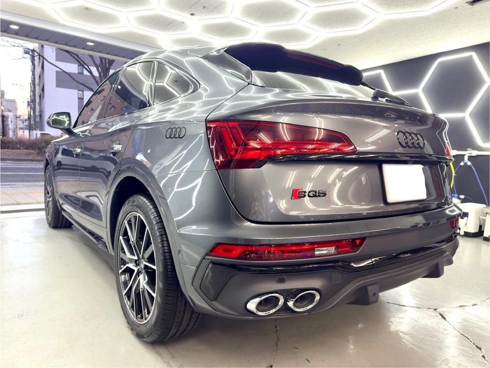 アウディ SQ5 手洗い洗車 純水洗車 横浜 西区 戸部町