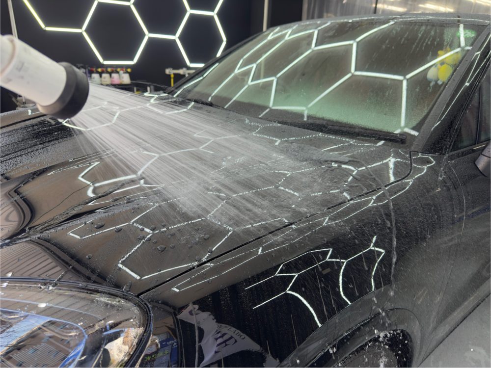ポルシェ カイエン 純水洗車 純水