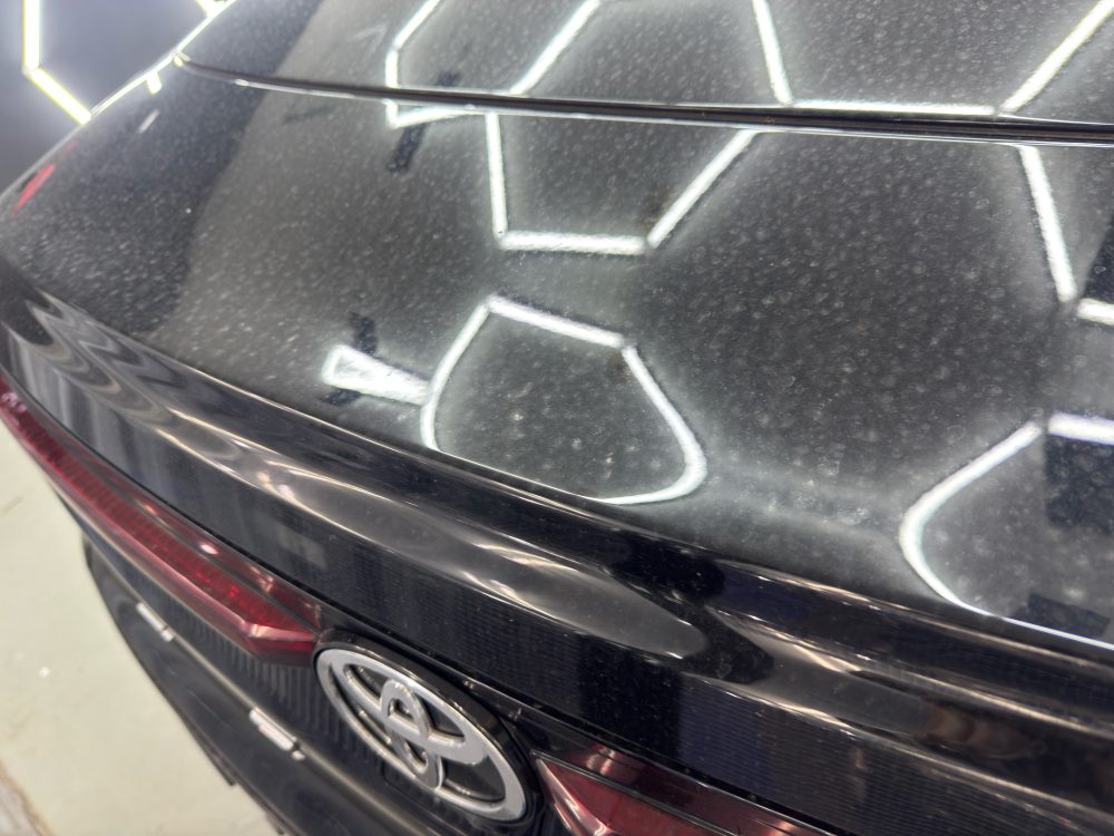 クラウンクロスオーバー トランク 雨染み 洗車