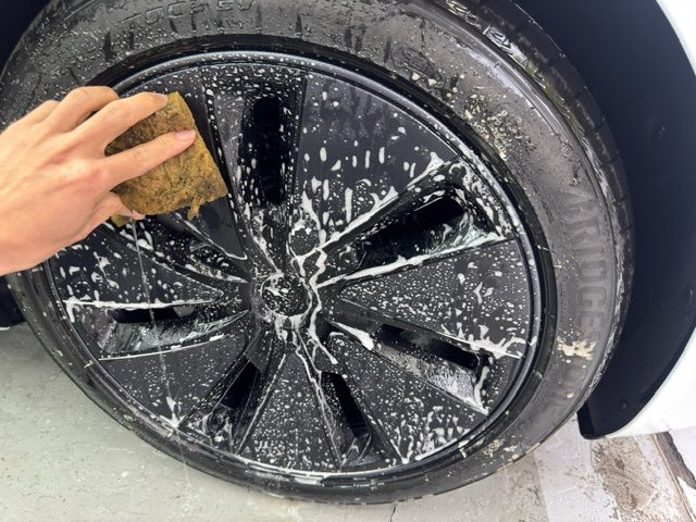 テスラモデル3 ホイール 洗車