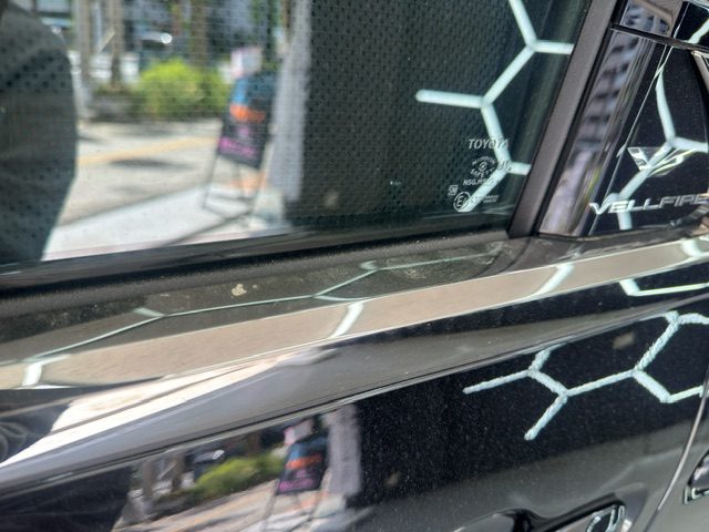 トヨタヴェルファイア 窓枠 砂ぼこり 汚れ