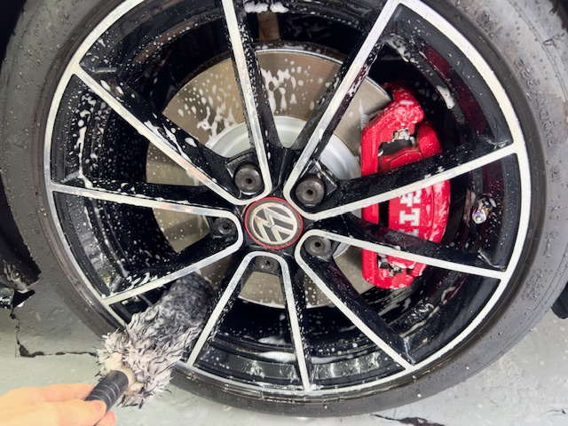 フォルクスワーゲン ゴルフGTI ホイール 洗車 横浜