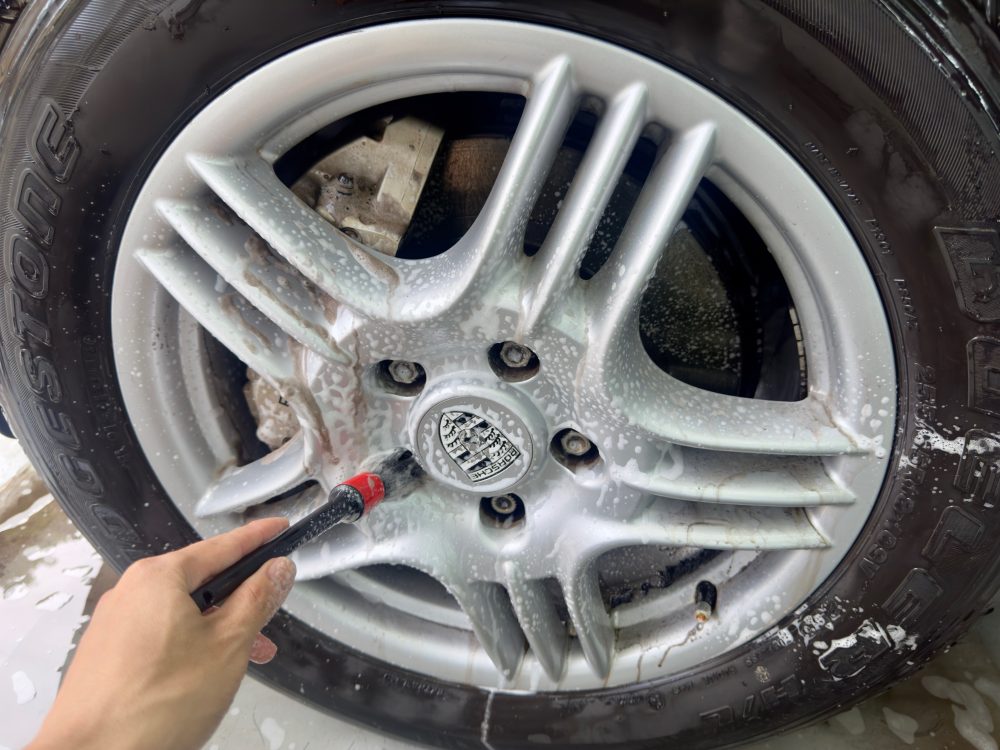 ポルシェカイエン ホイール 洗車 洗車ブラシ