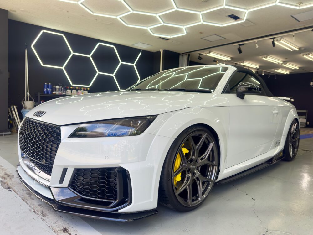 【グロスアップ洗車】アウディ TTRS 横浜市戸塚区