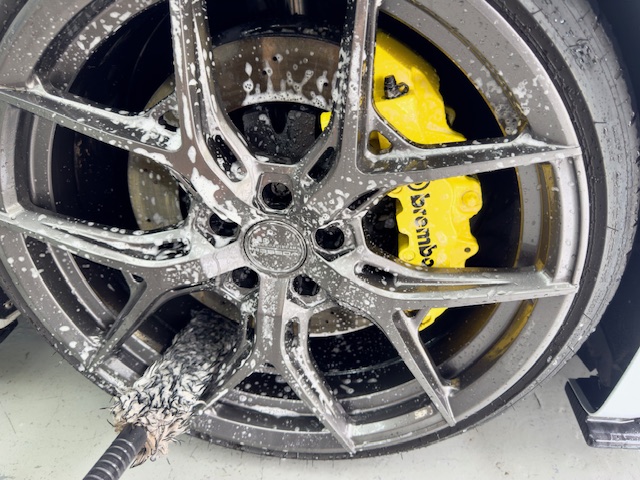アウディ TTRS ホイール 洗浄 ホイールブラシ