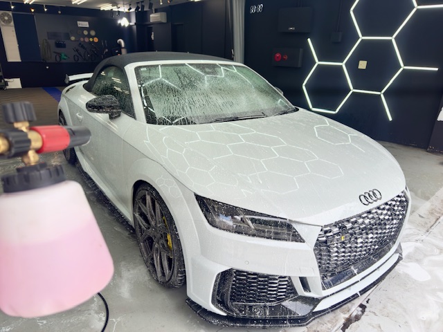 アウディ TTRS 中性シャンプー フォームガン