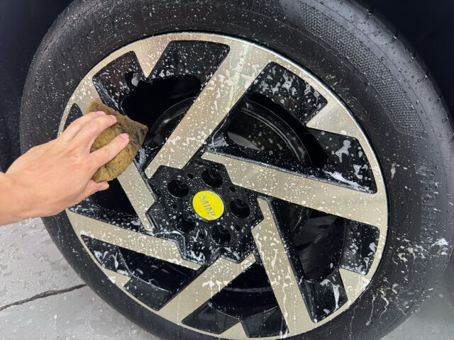 ミニ カントリーマン ホイール 洗車