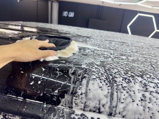 メルセデスベンツ Gクラス ムートングローブ 手洗い洗車 横浜