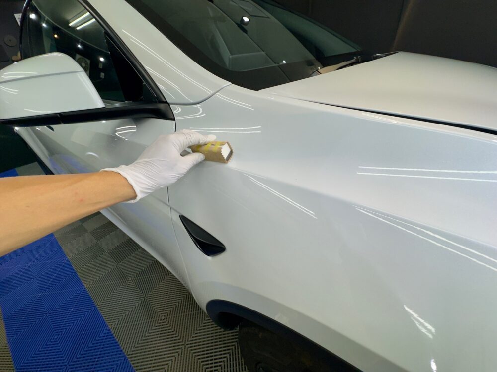 テスラ モデルY セラミックコーティング 塗布