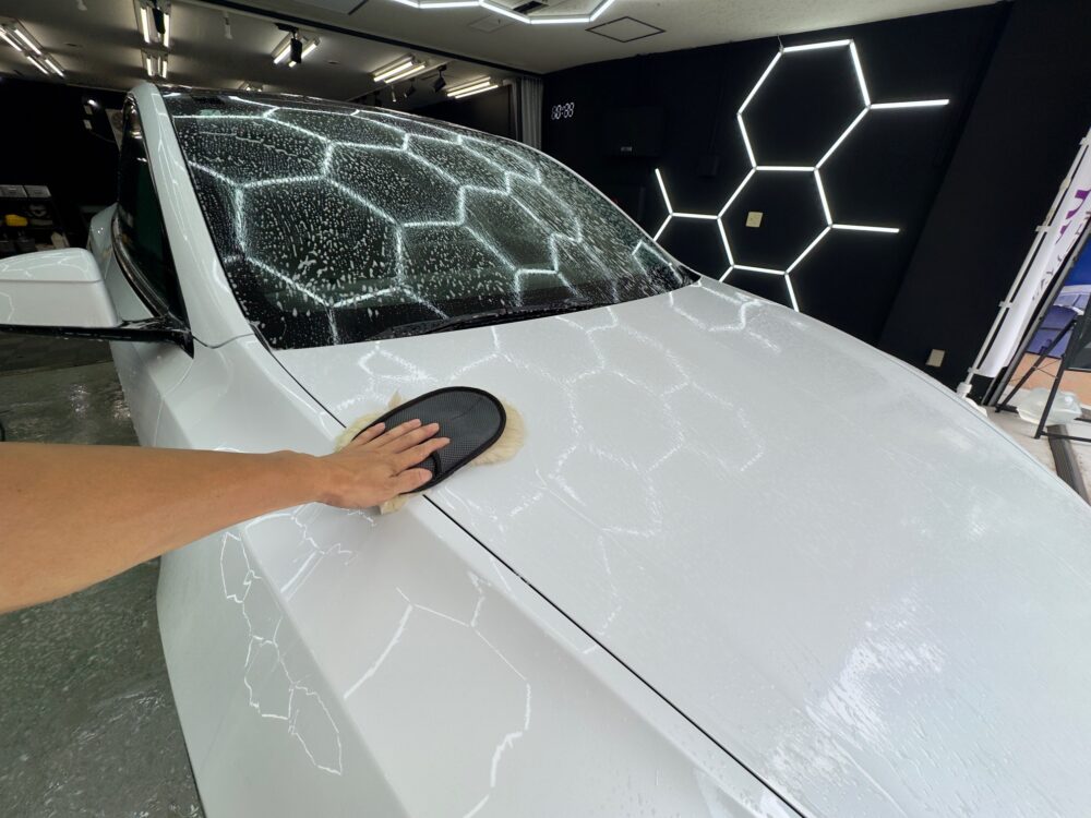 テスラ モデルY ムートン洗車 ムートングローブ 横浜 西区 戸部町