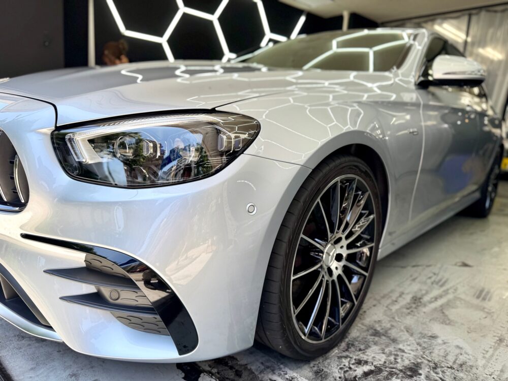 【プレミアム洗車】メルセデスベンツ E53 横浜市戸塚区