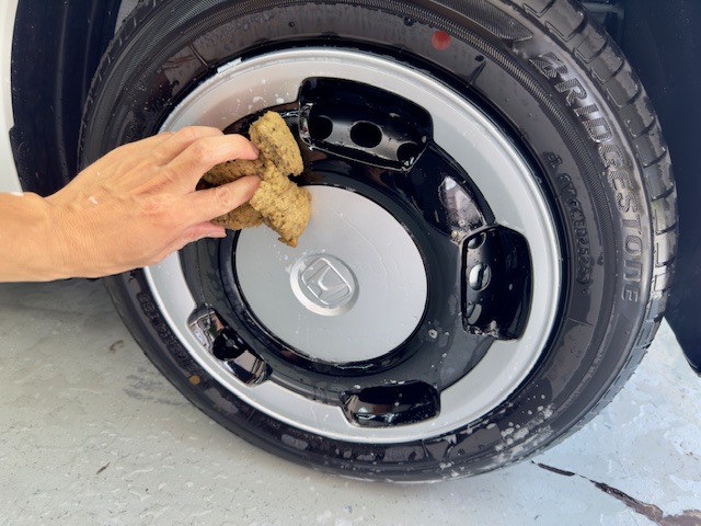 ホンダ NWGN ホイール 洗車
