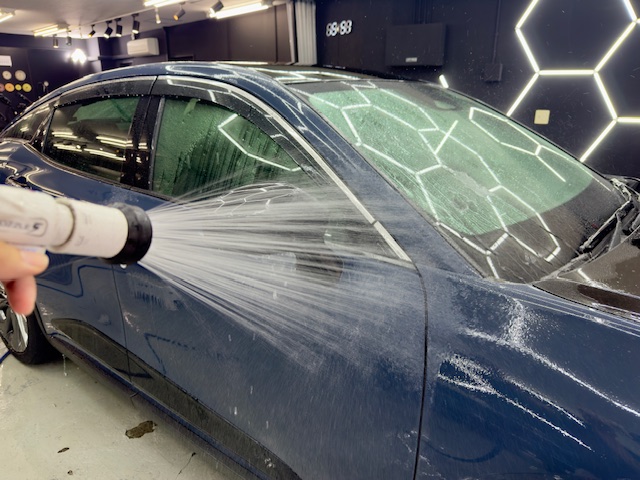 クラウンクロスオーバー 純水洗車 純水手洗い洗車 横浜