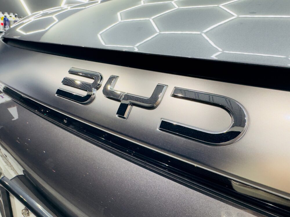 BYD アット３ エンブレム周り 洗車後