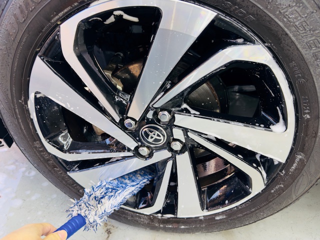 トヨタ ライズ ホイール 洗車