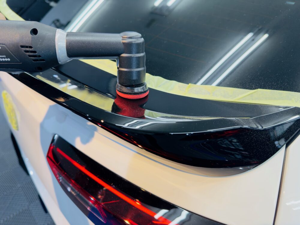 BMW X2 研磨作業 ポリッシャー