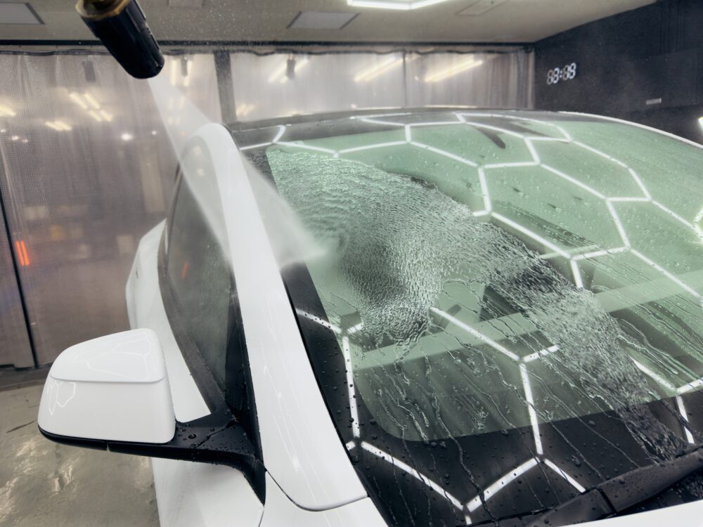 テスラモデルY 高圧洗浄 洗車 横浜