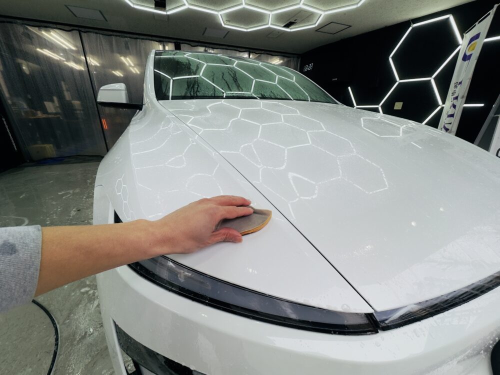 テスラモデルY 粘土掛け 鉄粉除去