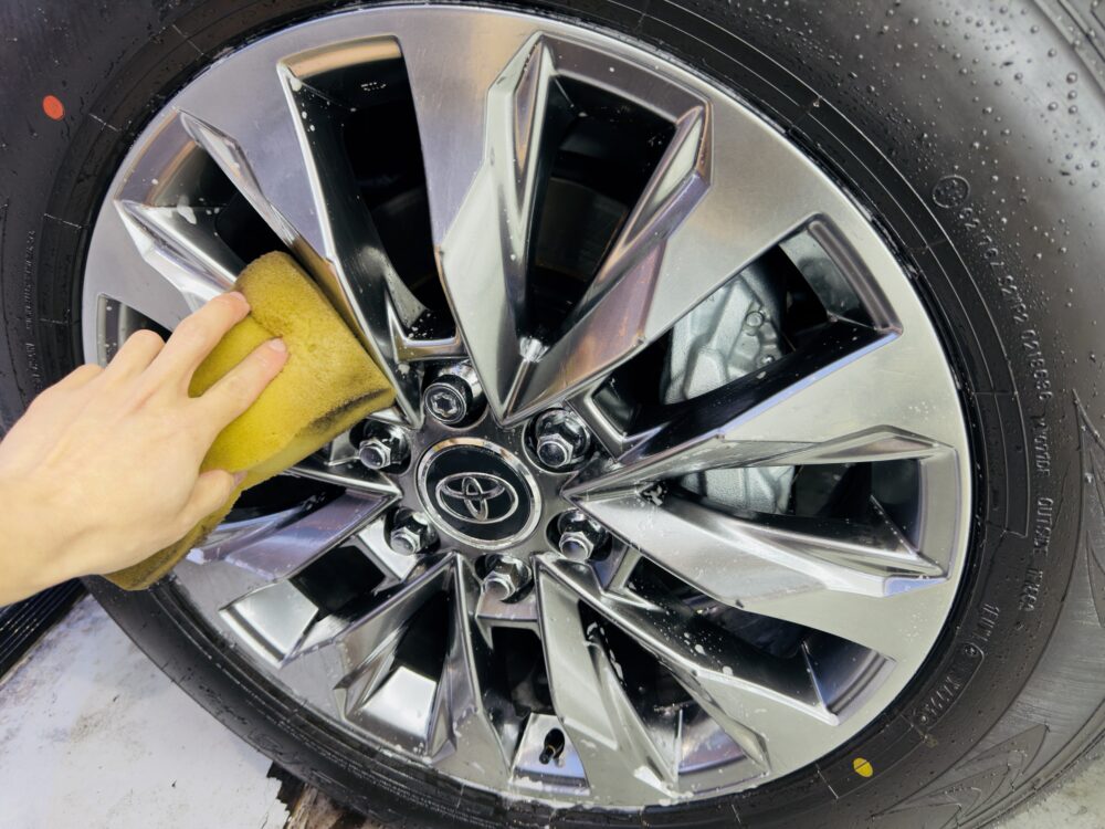 ランドクルーザー300 ホイール 洗車
